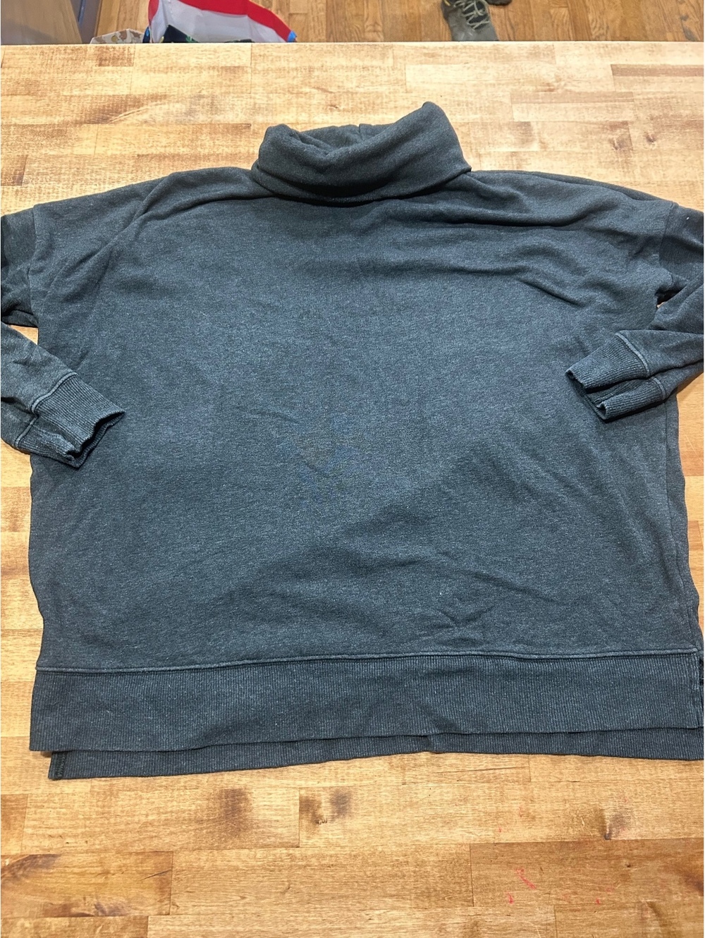 Time and Tru Women's Medium Dark Gray Turtleneck Sweatshirt